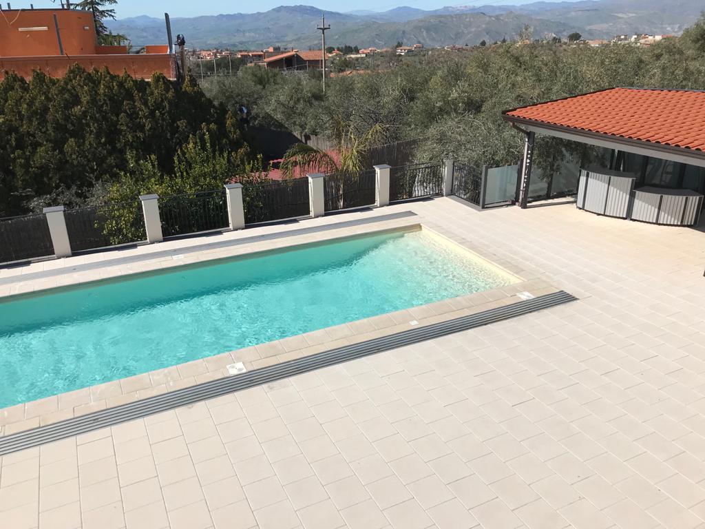 Adrano (CT) -Piscina